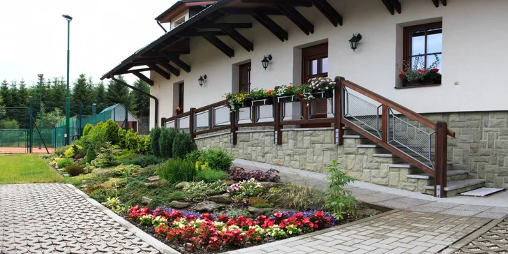 Hotel přímo pod Radhoštěm: snídaně, beskydská večeře a privátní wellness
