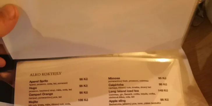 Vodní dýmka a alkoholické i nealkoholické míchané drinky pro dva