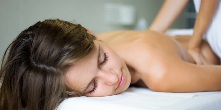 Letní relaxace: Aroma masáž a reflexní masáž nohou s chladivým zábalem