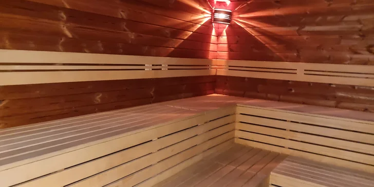Těšit se můžete na vířivku, saunu i relaxační zónu. 