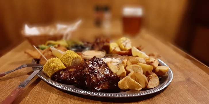 Tukan London Pub: plato s masem i přílohami pro partu v centru Brna