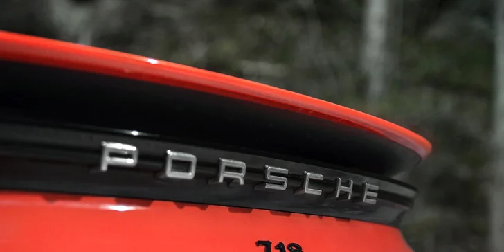Jízda v Porsche na závodním okruhu SteelRing Třinec