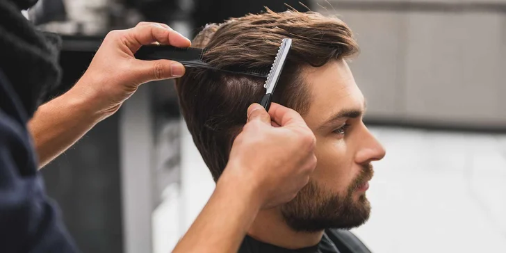 Pánský střih včetně masáže hlavy a závěrečného stylingu na Smíchově