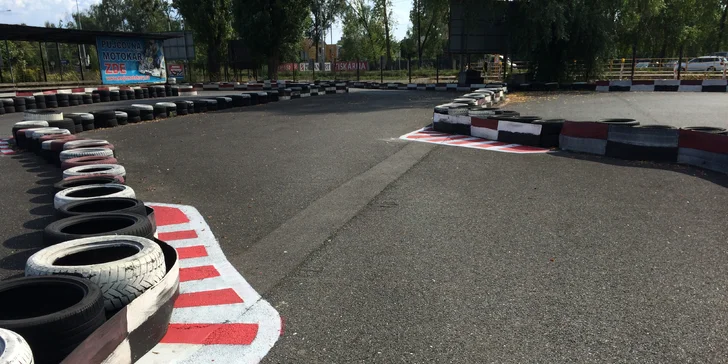 Pořádná jízda: 14 min. v motokáře ve všední dny na venkovní dráze pro 1 os.