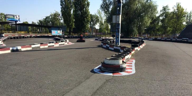 Pořádná jízda: 14 min. v motokáře ve všední dny na venkovní dráze pro 1 os.