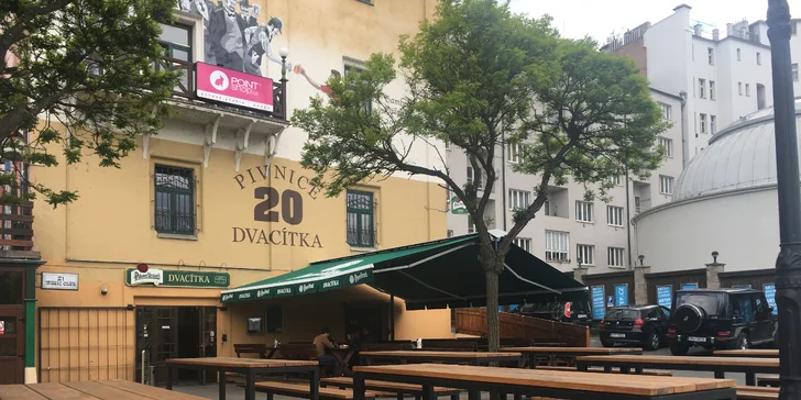 Pivnice 20 zve na baštu: kilo uzených žeber a 300 g tataráku s topinkami