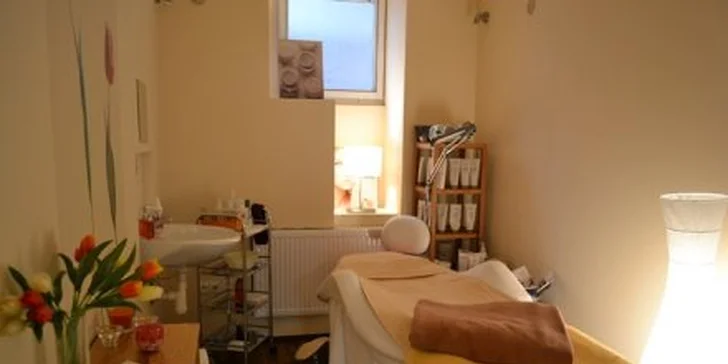 378 Kč za enzymatický a chemický peeling v hodnotě 1260 Kč! Omlazení a projasnění pleti, vyhlazení vrásek i odstranění skvrn s okamžitým účinkem a slevou 70 %.