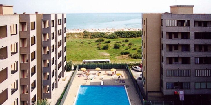 Letní dovolená v Itálii: vybavený apartmán pro 6 osob, bazén a 50 m na pláž