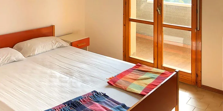 Letní dovolená v Itálii: vybavený apartmán pro 6 osob, bazén a 50 m na pláž