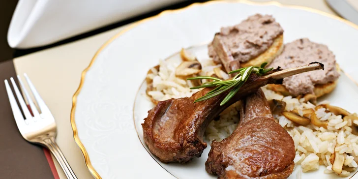 Degustační menu v restauraci Franz Josef: šunka, jehněčí kotletky i candát