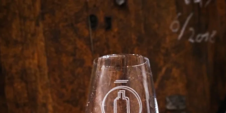 Hodinová exkurze do palírny whisky s uvítacím drinkem a degustací vzorků