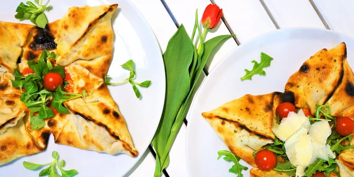 Plněná pizza ve tvaru hvězdy pro 1 i 2 os.: boloňská náplň či špenát a kuřecí