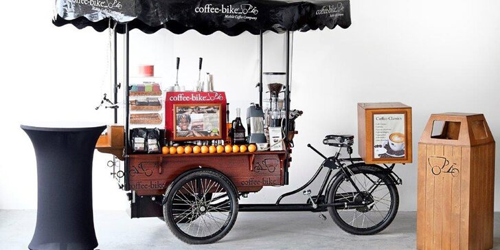 Osvěžení z mobilní kavárny Coffee-bike: 2× ledové macchiato s mátou