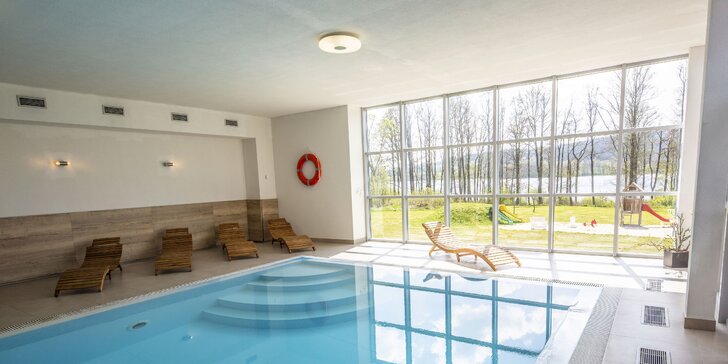 Pobyt v hotelu přímo u Lipna: polopenze a wellness s bazénem a saunou