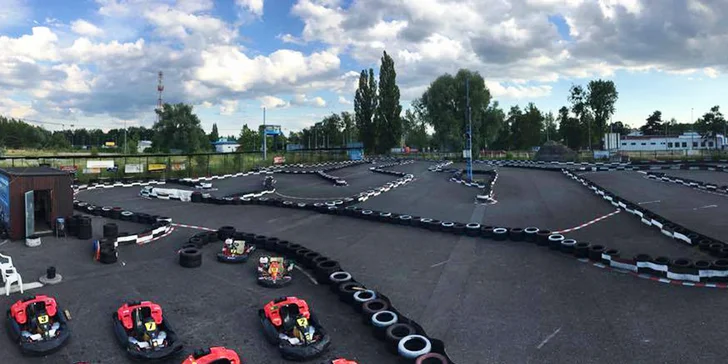 Pořádná jízda: 14 min. v motokáře ve všední dny na venkovní dráze pro 1 os.
