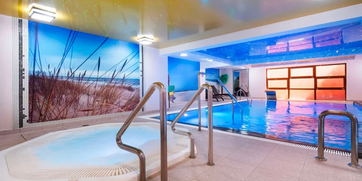 Tešte sa na neobmedzené leňošenie vo wellness, kde na vás čaká malý plavecký bazén s protiprúdom (9:00–20:00), sauny (parná, fínska, aróma – bylinková) a vírivka (15:00–20:00).