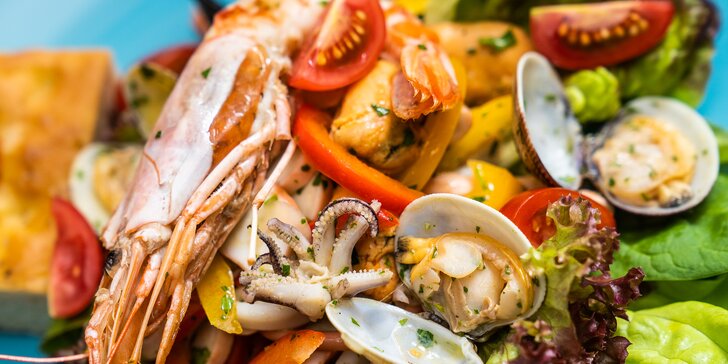 Ochutnávka moře: marinovaná chobotnice, mix salátů a zmrzlina dle výběru