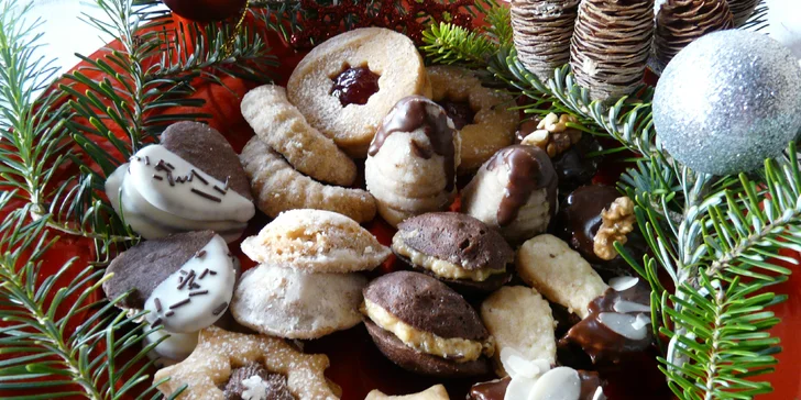 250g várka cukroví obsahuje 9 druhů a celkem 18 kousků.