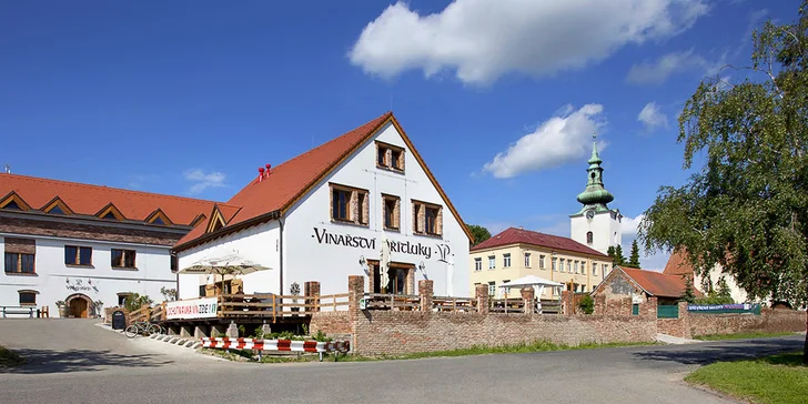 3 dny ve Vinařství Přítluky: dvouchodové večeře a degustace vín