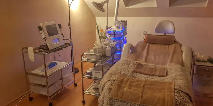 Můžete se těšit na zlatou masku, booster pro redukci vrásek i krém pro oční okolí.