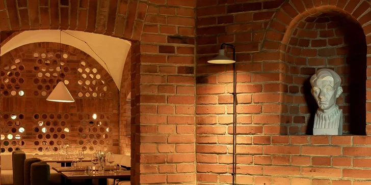 Restaurace U Ziyada má již 30letou tradici a kromě skvělého jídla si zde užijete i úžasný výhled a perfektní servis.