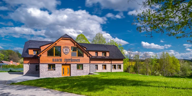 Pohoda na ranči v České Sibiři: jídlo, privátní wellness, ochutnávka specialit i projížďka na čtyřkolce