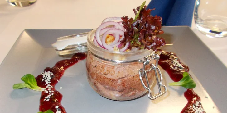 V restauraci připravují dobroty z regionálních surovin.