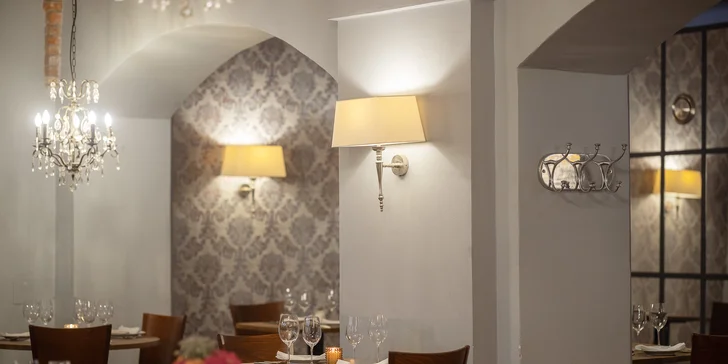 Popoludňajšie občerstvenie alebo tapas sa podáva každý deň v lobby.
