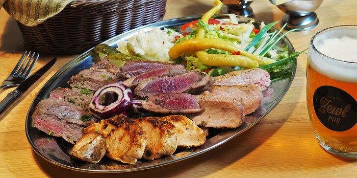 Mísa plná steaků pro 2 až 4 osoby: 4 druhy masa, zeleninová obloha a pečivo