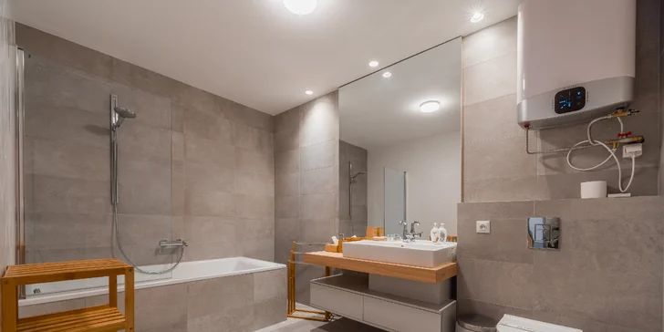4* hotel přímo u Slunečních jezer: soukromá pláž, privátní wellness i vstup do aquaparku