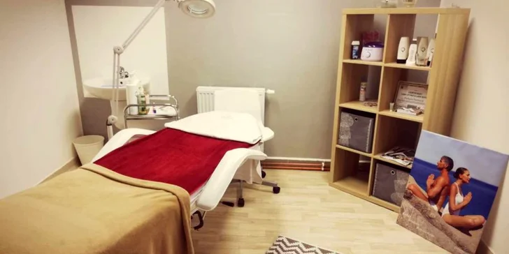 Plné obočí: microblading, pudrové obočí nebo kombinace obou technik