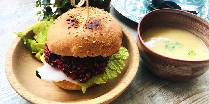 Živá kavárna: malé nebo velké obědové menu ve veganském bistru