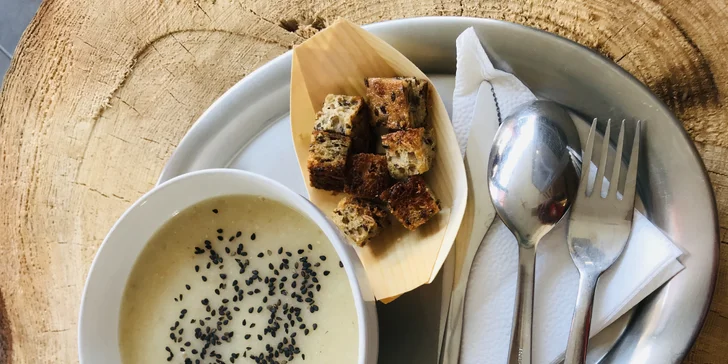 Živá kavárna: malé nebo velké obědové menu ve veganském bistru