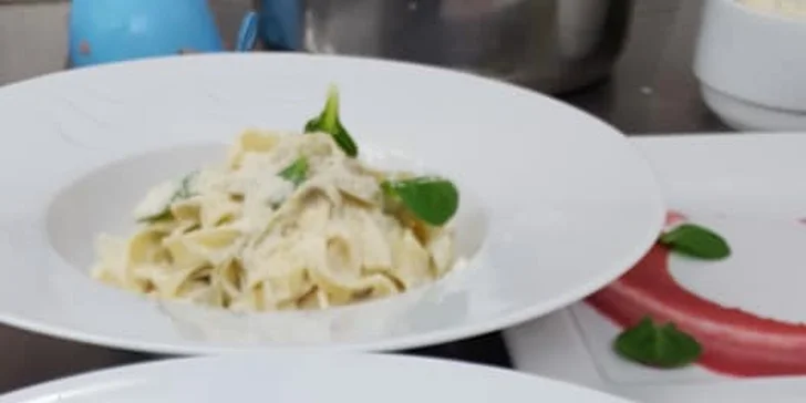 Vezměte partnera na dobré jídlo: pizza nebo pasta pro dva v centru Ostravy