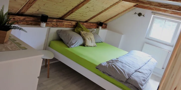 Jaro nebo podzim v moderní chatě pro až 8 osob pod vrcholky Jeseníků