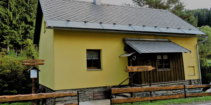 Jaro nebo podzim v moderní chatě pro až 8 osob pod vrcholky Jeseníků