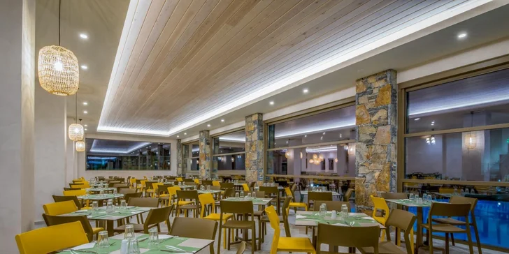 Těšte se na bohaté bufetové snídaně, obědy i večeře v hlavní restauraci Filema. 