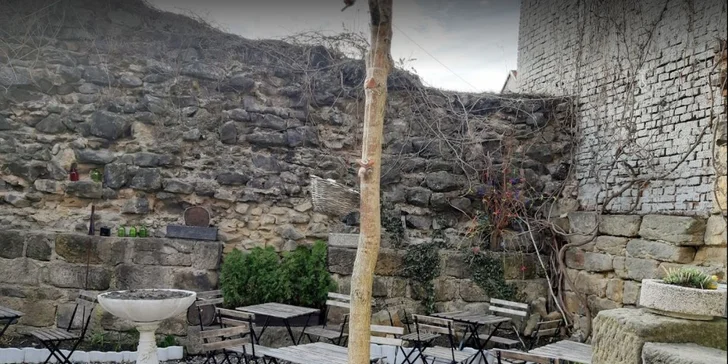 2 křupavé pizzy o průměru 32 cm v pizzerii La Vera