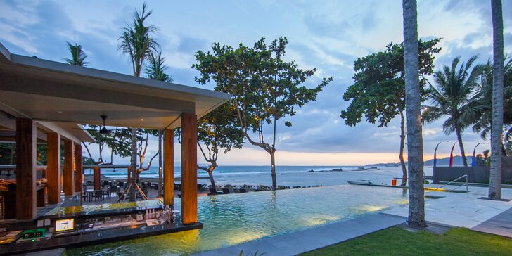 Exotický 4* resort s lázněmi na Bali: 6–12 nocí se snídaní, 2 bazény, lázně