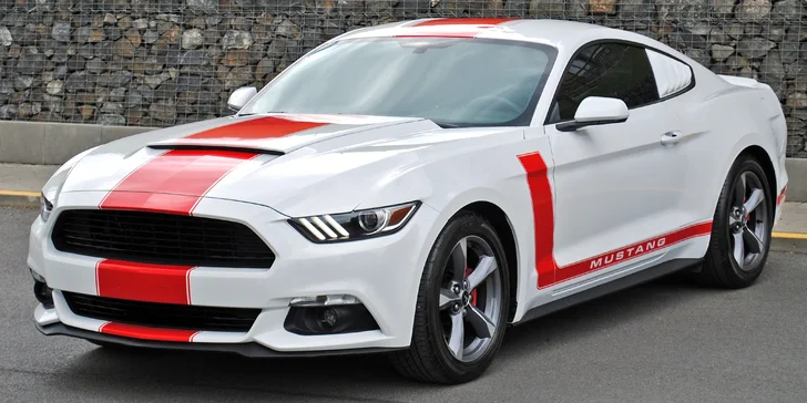 30min. jízda v upraveném Fordu Mustang nebo zapůjčení na 6, 12 nebo 24 hod.