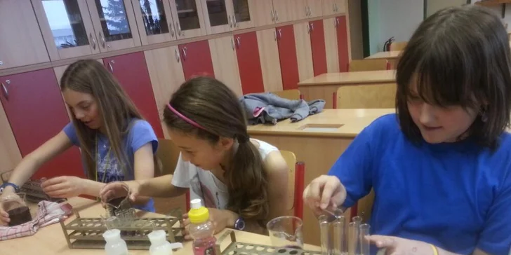 Příměstský tábor pro malé vědce: pestrý program, pokusy, výlet i strava