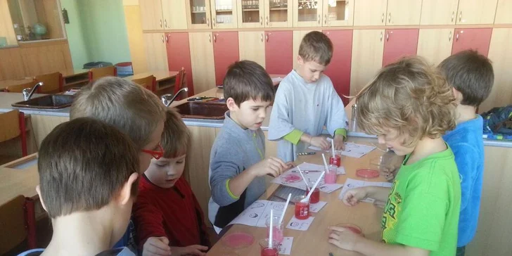 Příměstský tábor pro malé vědce: pestrý program, pokusy, výlet i strava