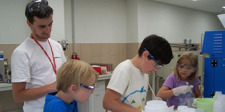 Příměstský tábor pro malé vědce: pestrý program, pokusy, výlet i strava