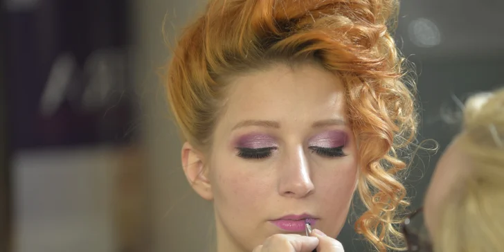 Líčení včetně účesu na promoce, plesy a další akce ve Studiu Visage Anděl