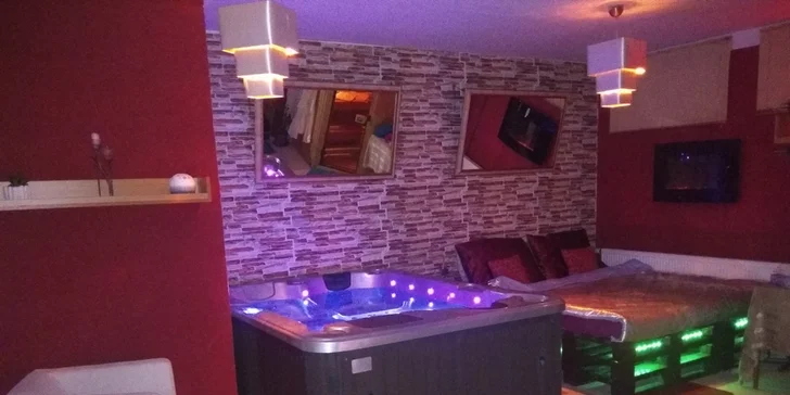 Relaxujte v soukromí: wellness s vířivkou a možností sauny na 60 minut i celou noc