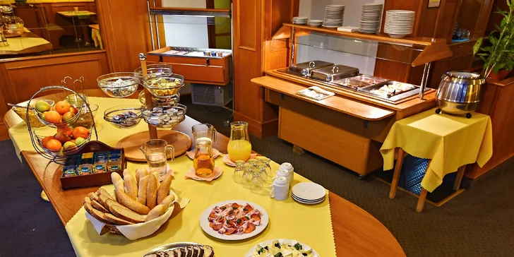 Pobyt ve 4* hotelu v Beskydech: polopenze a neomezeně bazén i sauna