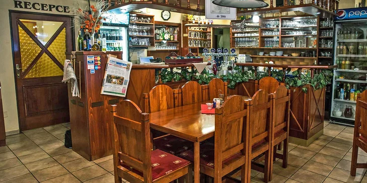 Smažený sýr se šunkou, hranolky nebo brambory a tatarka pro 1 i 2 osoby