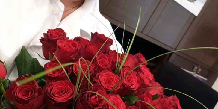 Potěšte svou lásku nebo maminku kyticí bílých holandských růží