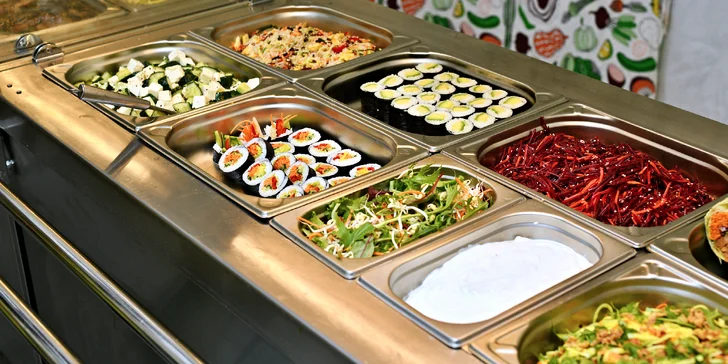300 g jídla dle výběru ve veganském bufetu Loving Hut: saláty, polévky i tofu