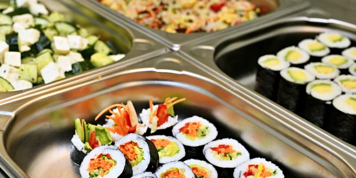 300 g jídla dle výběru ve veganském bufetu Loving Hut: saláty, polévky i tofu